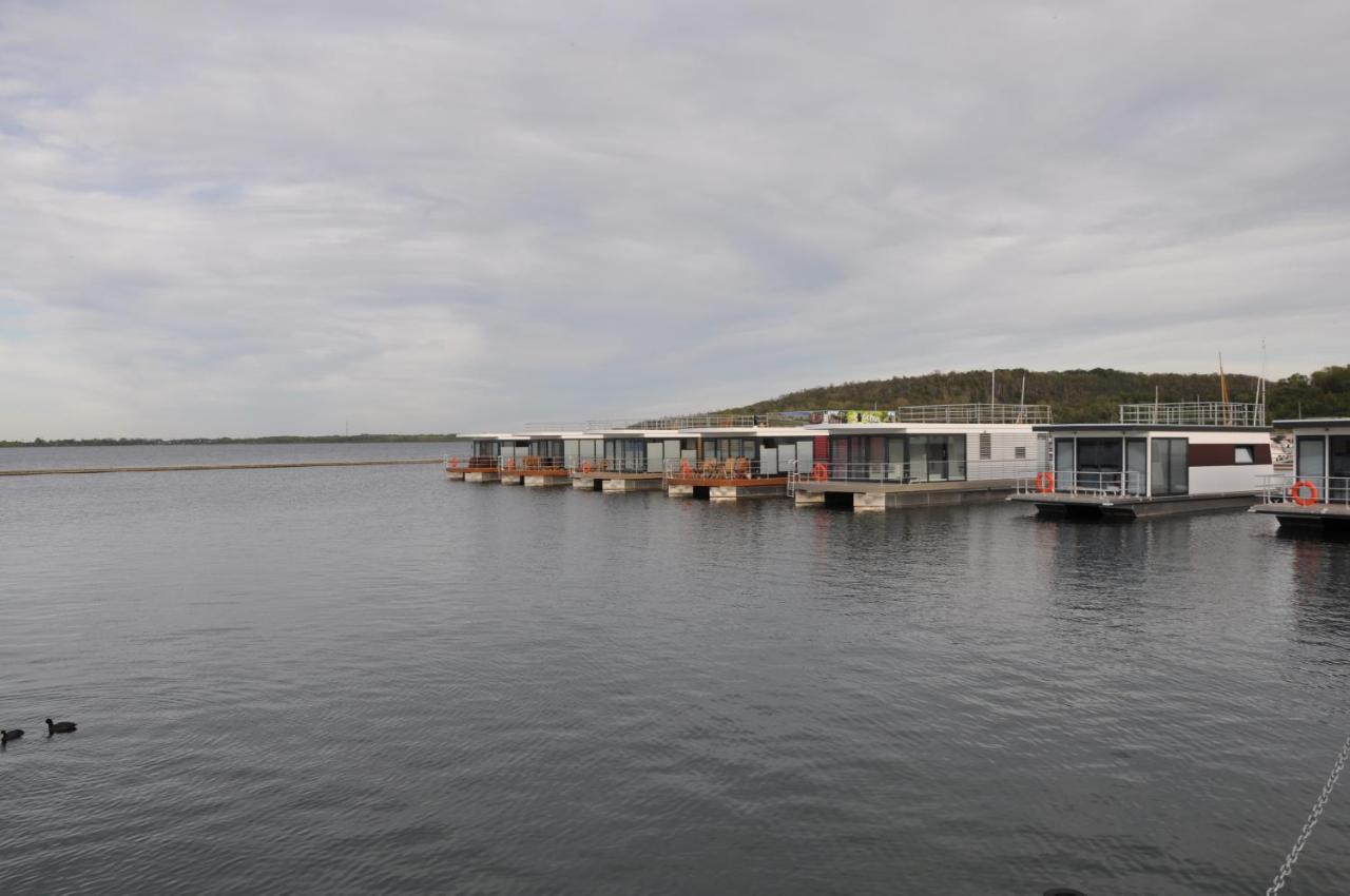 Hausboote Marina Braunsbedra Βίλα Εξωτερικό φωτογραφία